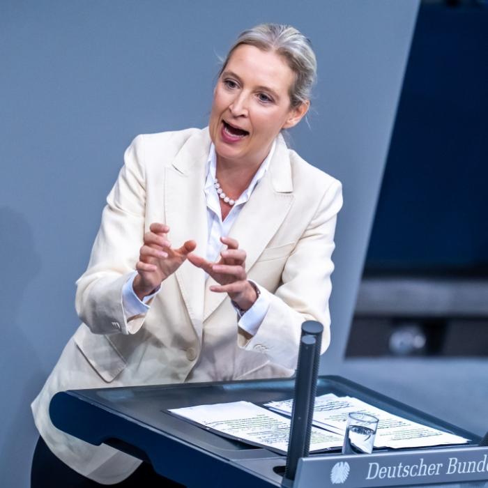 Klöckner droht Weidel mit Mikrofon-Abschaltung