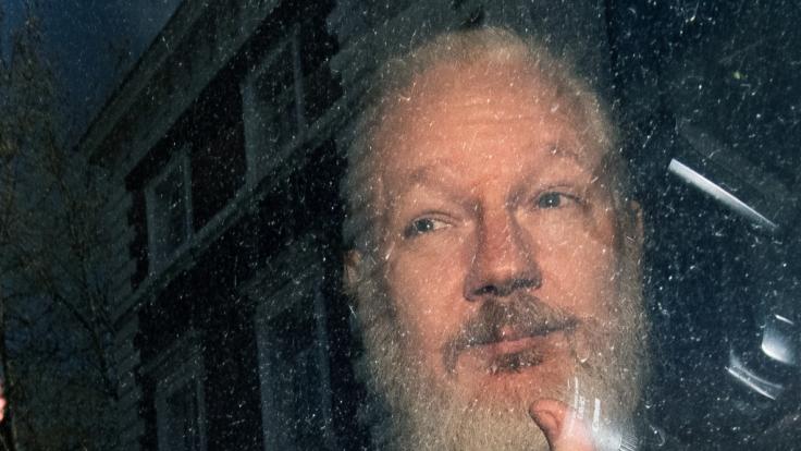 Wikileaks-Gründer Julian Assange muss 50 Wochen ins Gefängnis.