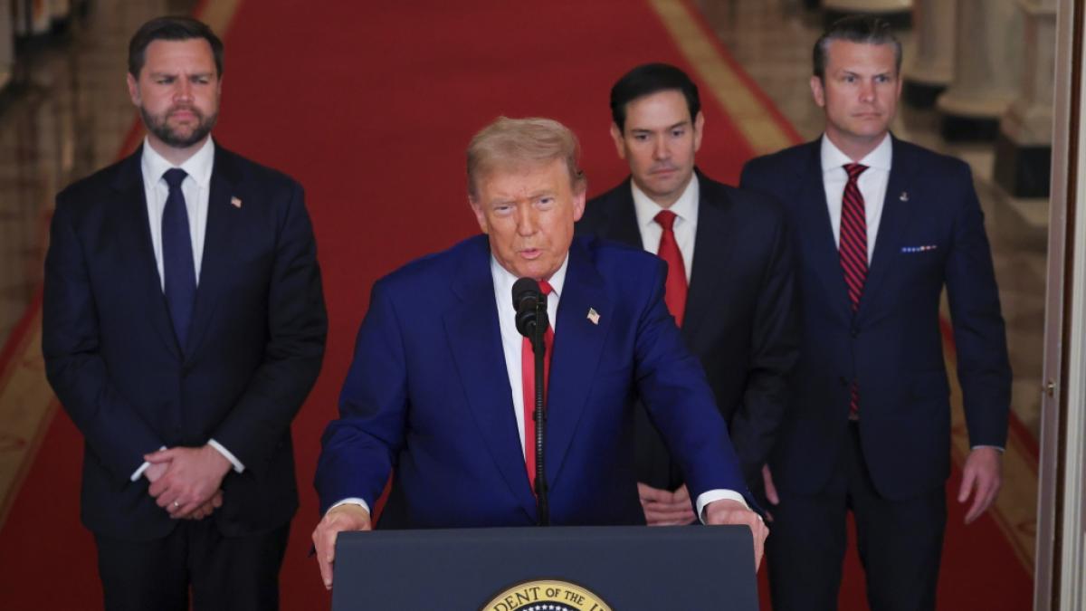 US-Pr&auml;sident Donald Trump &auml;u&szlig;erte sich nach dem Angriff der USA auf iranische Atomanlagen widerspr&uuml;chlich. Droht der USA ein jahrelanger Krieg? (Foto)
