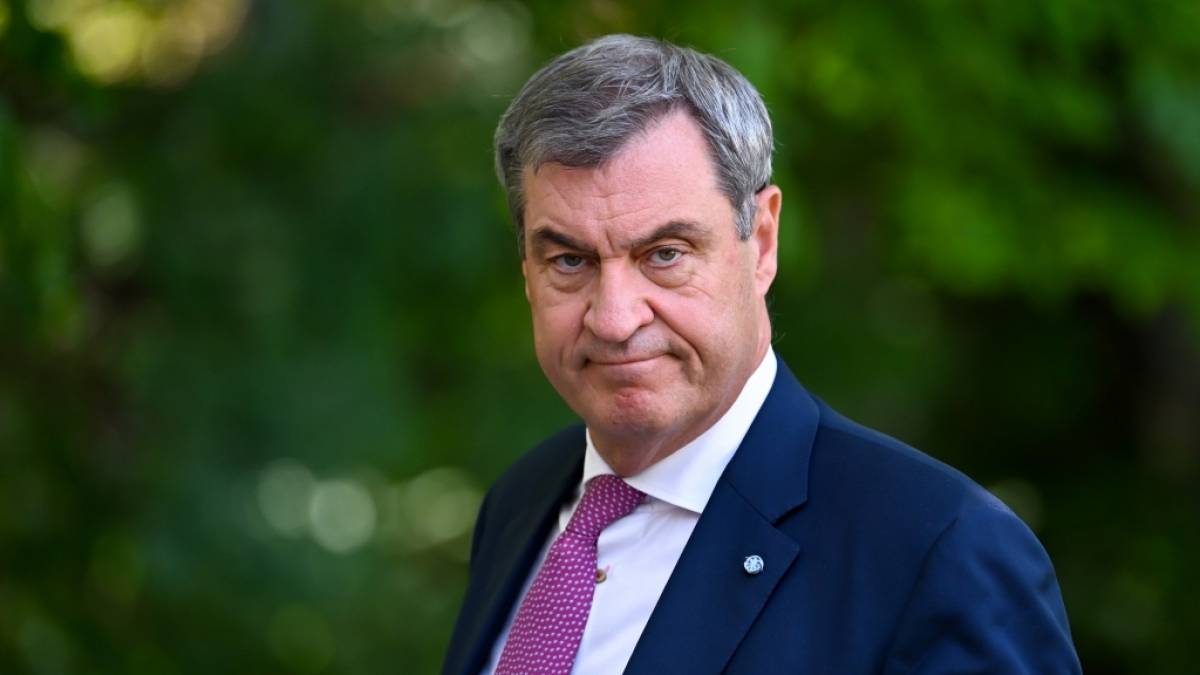 Markus S&ouml;der f&uuml;hlt sich in bayerischen Festzelten pudelwohl - seine Instagram-Follower haben zu den Aktivit&auml;ten des CSU-Chefs jedoch eine andere Meinung. (Foto)