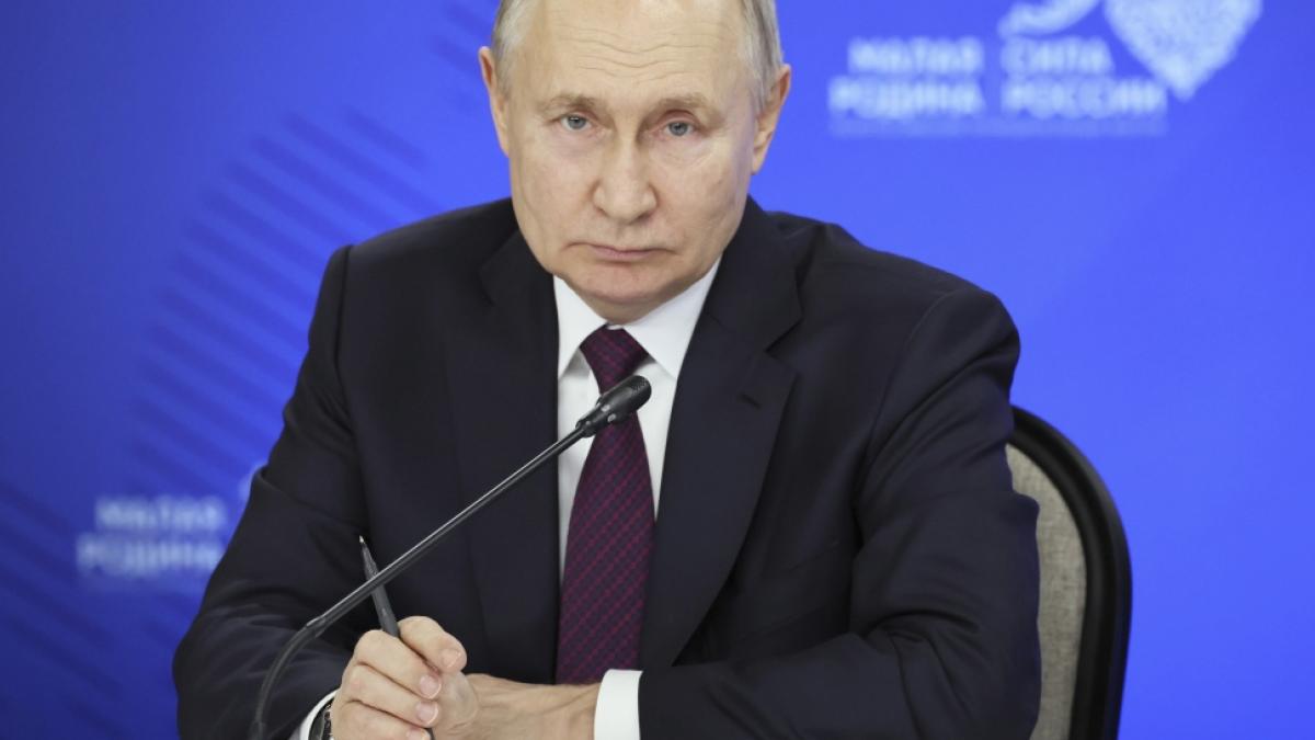 Wladimir Puitn verfolgt offenbar eine bestimmte Strategie, um die Nato zu schw&auml;chen. (Foto)