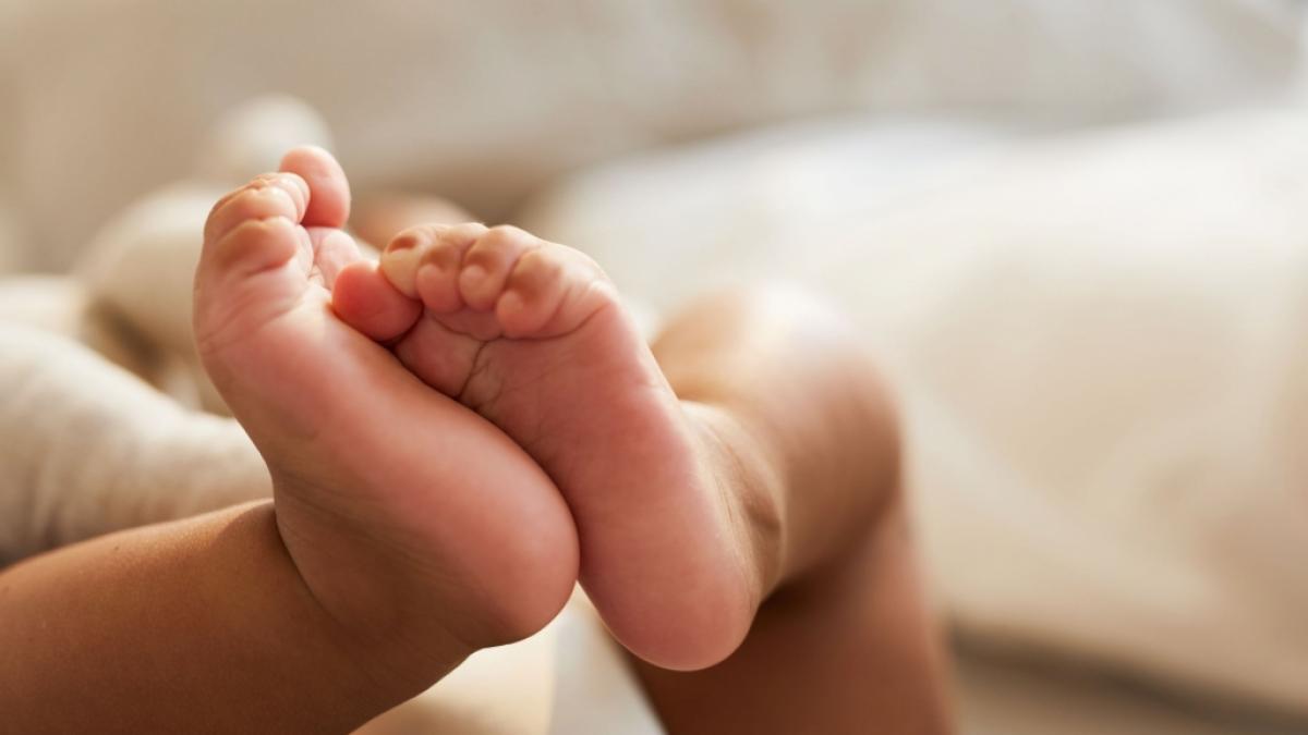 Eine Mutter aus Afghanistan musste ihr Baby verkaufen, weil sie kein Geld hatte, um ihm Essen zu kaufen. (Foto)