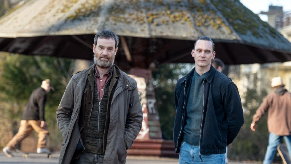 Schauspieler Rick Okon mit seinem "Tatort"-Kollegen J&ouml;rg Hartmann. (Foto)