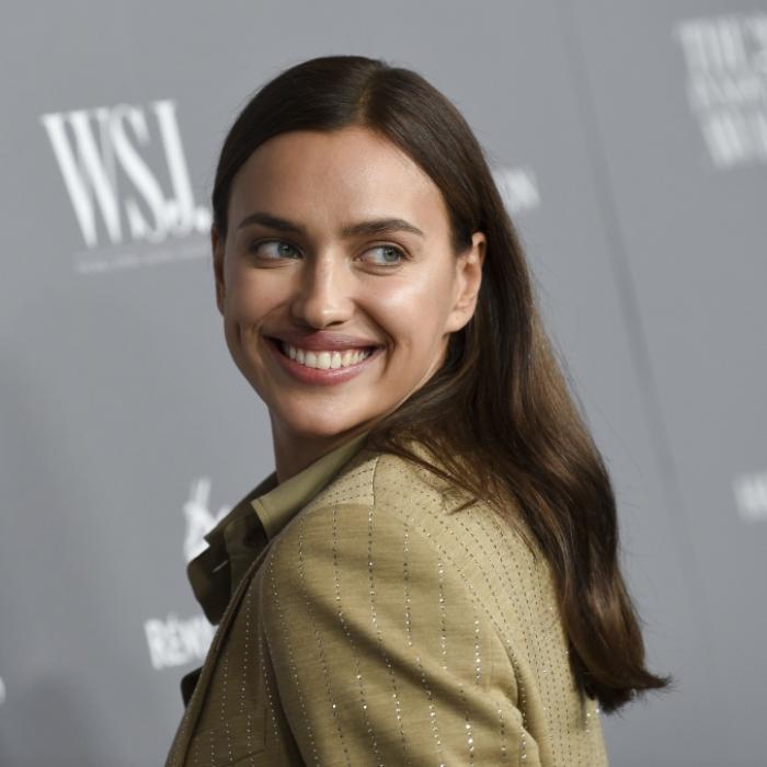 Supermodel lässt das Oberteil weg - und die Fans flippen aus