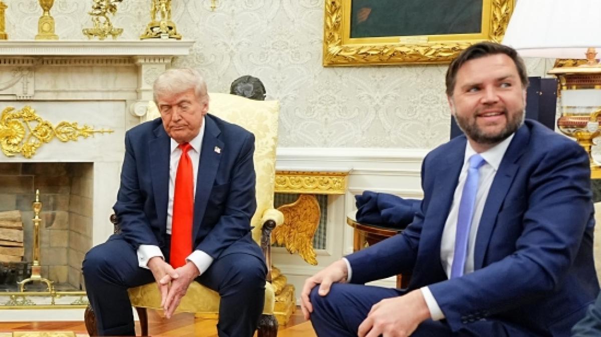 Donald Trumps Vize J.D. Vance, der als intellektueller Kopf der MAGA-Bewegung gilt, geriet ins Straucheln, als er sich an einer Definition von Sozialismus versuchte. (Foto)