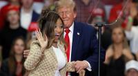 Bei seinem Wahlkampfauftritt in Michigan bekam Donald Trump prominente Unterstützung von Rapperin Nicki Minaj.