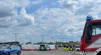 Auf einem Zirkusparkplatz in Duisburg ist ein Kleinflugzeug abgestürzt.