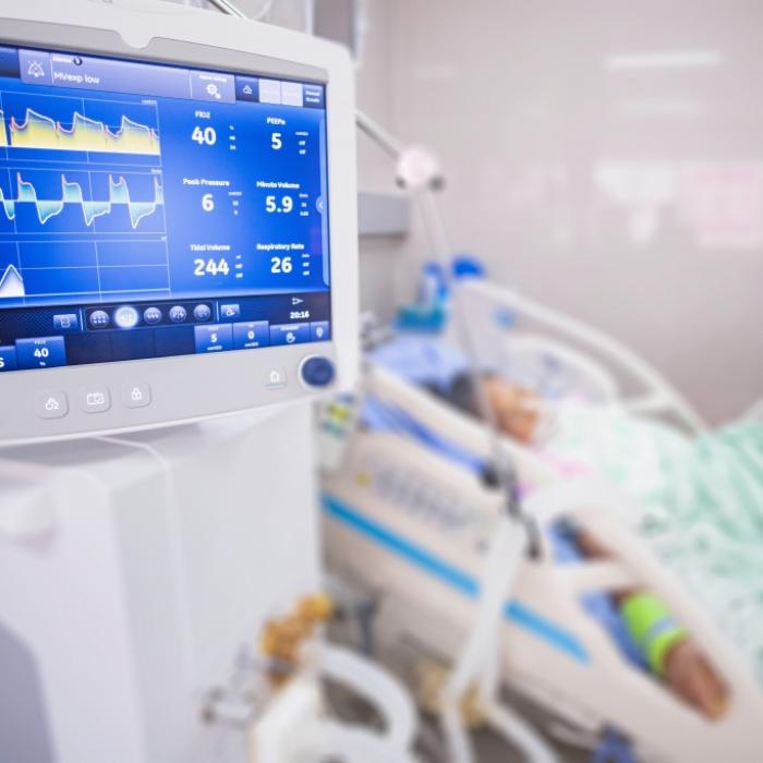 Sauerstoffgerät von Mitpatientin abgestellt - Tote (79) ohne Gehirn beerdigt