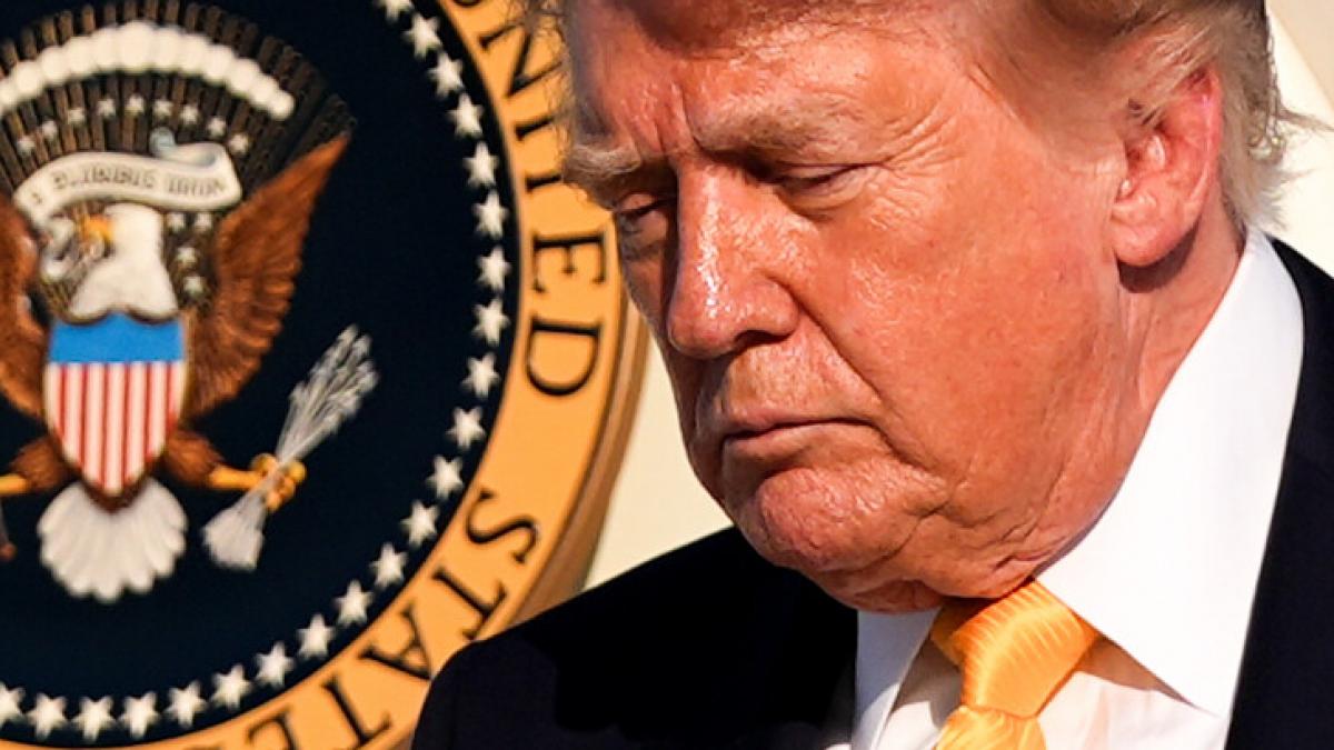 Donald Trump ist im Oval Office wieder einmal eingenickt. (Foto)