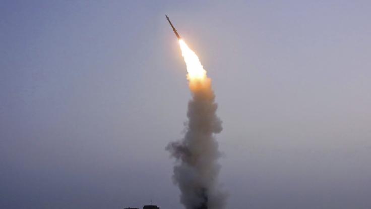 Nordkorea hat erneut Raketen getestet.