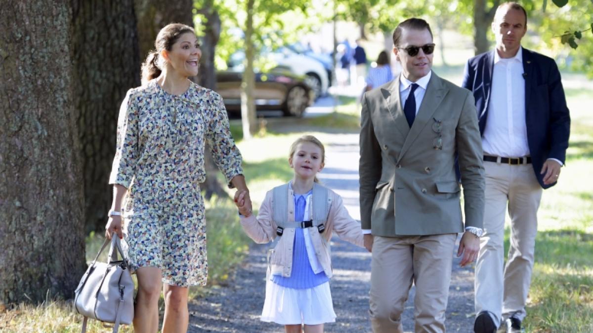 Kronprinzessin Victoria, hier mit ihrem Mann Prinz Daniel und ihrer Tochter Prinzessin Estelle, geh&ouml;rt zweifelsohne zu den beliebtesten Pers&ouml;nlichkeiten der Adelswelt. (Foto)