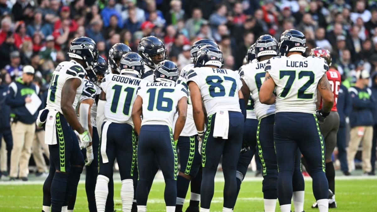 Seattle Seahawks huddeln am 13.11.2022 gegen die Tampa Bay Buccaneers am 10. Spieltag. (Symbolbild) (Foto)