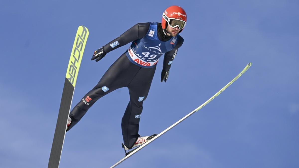Markus Eisenbichler aus Deutschland in Aktion in der Skispring-Saison 22/23. (Foto)