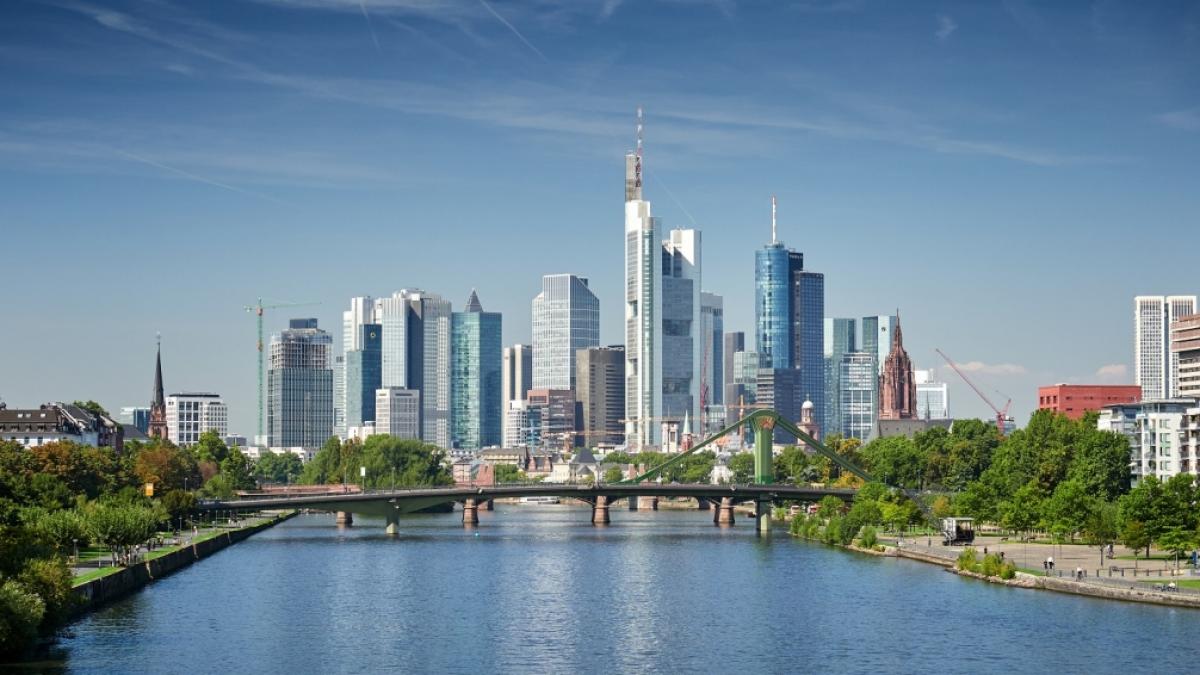Die Frankfurter Skyline. Aktuelle Nachrichten aus und &uuml;ber Frankfurt am Main hier auf news.de. (Foto)