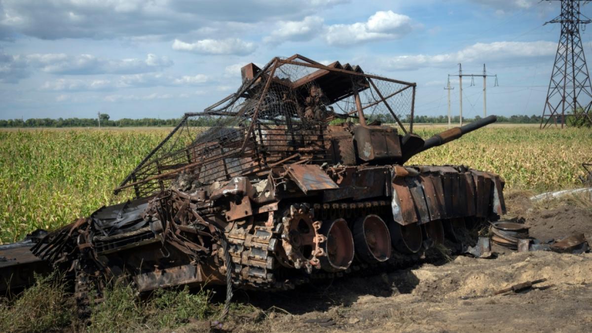Seit Beginn seines Angriffskrieges hat Wladimir Putin reihenweise russische Panzer eingeb&uuml;&szlig;t. (Foto)