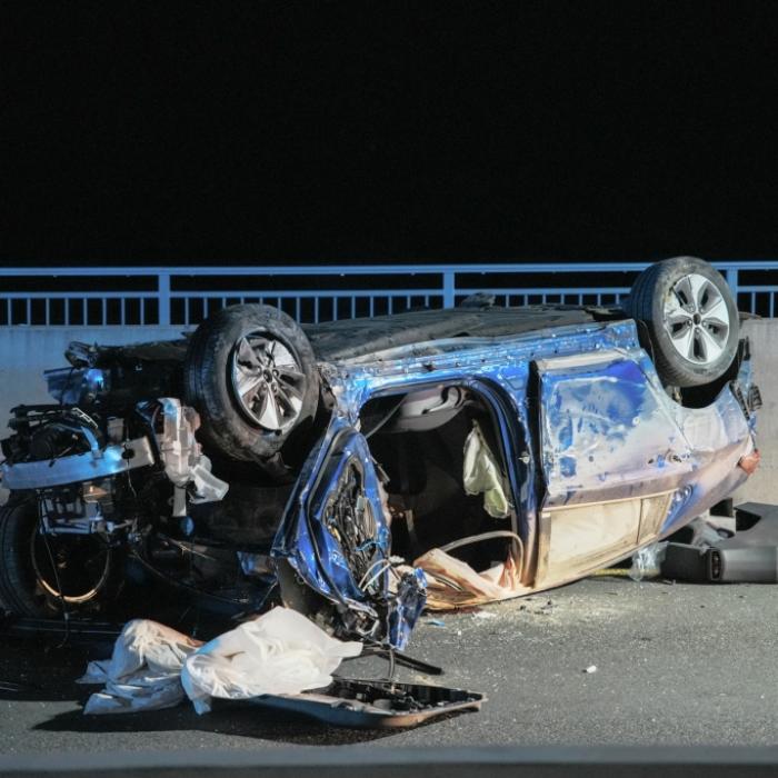 Tödliche Raserei in Tempo-40-Zone! Mann (63) und Frau (57) tot
