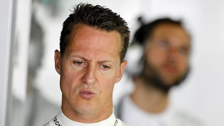 «Geh nicht. Kämpfe so, wie du auf deiner letzten Runde in Brasilien für Ferrari gekämpft hast!», fleht ein Ferrari-Fan Schumacher an.