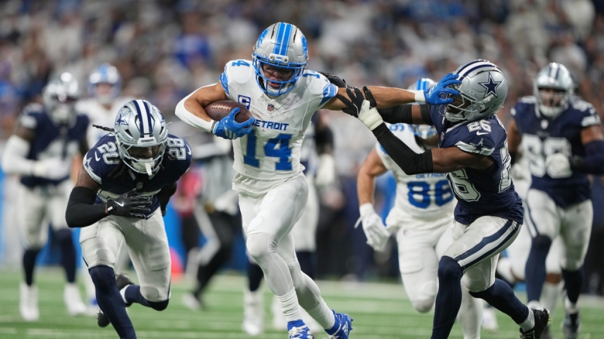 Amon-Ra St. Brown von den Detroit Lions l&auml;uft den Ball gegen die Dallas Cowboys, am 04.12.2025. (Symbolbild) (Foto)