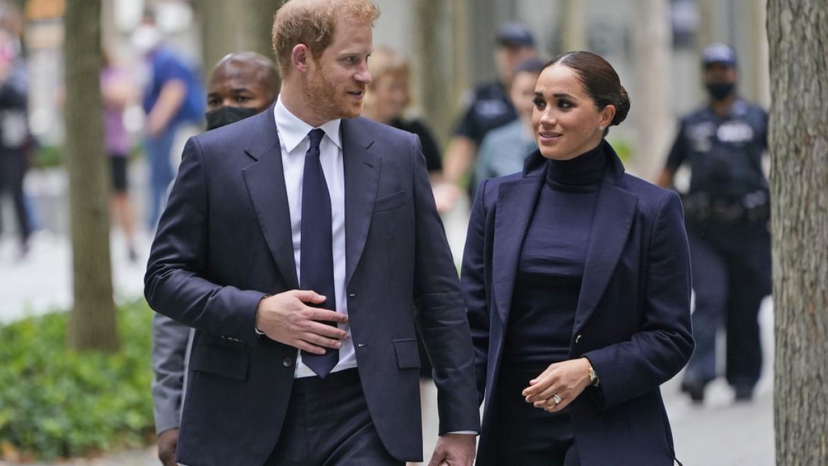 Von wegen traute Zweisamkeit: In der Ehe von Prinz Harry und Meghan Markle spielt eine weitere Person eine omnipr&auml;sente Rolle. (Foto)