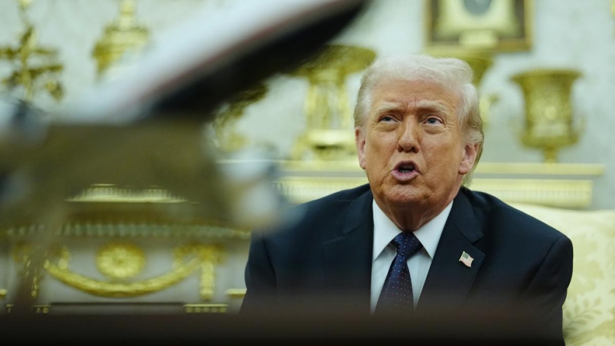 Obwohl er zuvor mit massiven Bombardements gedroht hatte, verl&auml;ngerte US-Pr&auml;sident Donald Trump &uuml;berraschend die Waffenruhe im Iran-Krieg. (Foto)