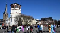 In der Düsseldorfer Altstadt kam es am Rosenmontag erneut zu einer Messer-Attacke.