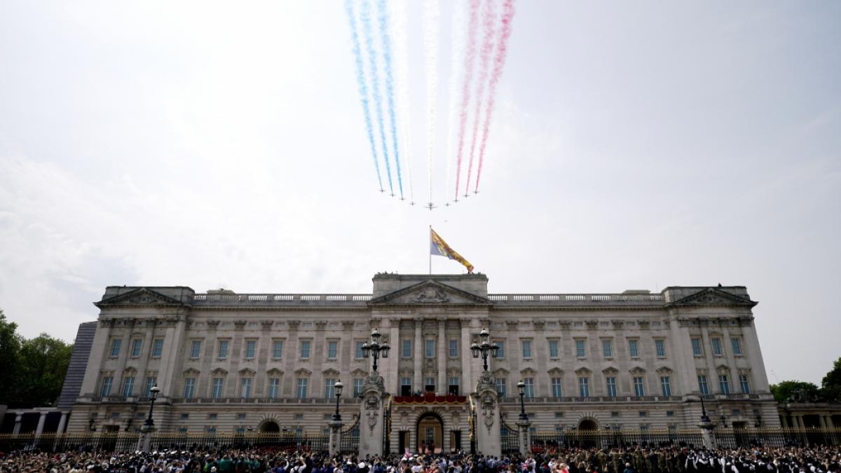 Die Geschichte des Buckingham-Palastes, der offiziellen Residenz von K&ouml;nig Charles III., ist durchwoben von d&uuml;steren Todesdramen und schaurigen paranormalen Anekdoten. (Foto)