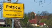 Polizeitaucher suchen im Oberuckersee in Brandenburg nach fünf Leichen (Symbolbild).