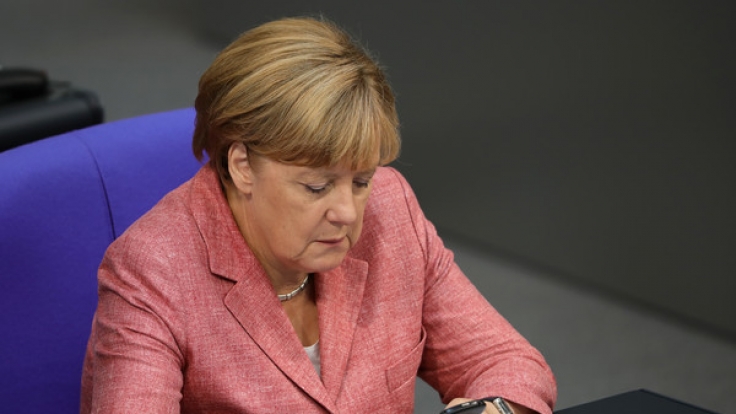 Sollte Angela Merkel einen eigenen Twitter-Account haben?