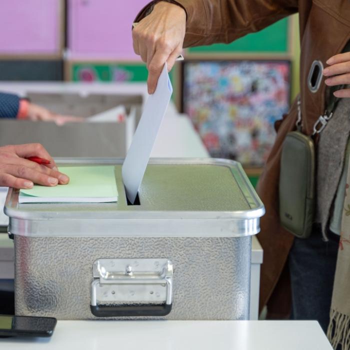 Wird die Partei für die Freiheit bei den Parlamentswahlen 2025 in den Niederlanden die zweitmeisten Sitze erringen?