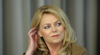 Eva Herman bewirbt Clordioxid im Netz als Corona-Wundermittel.