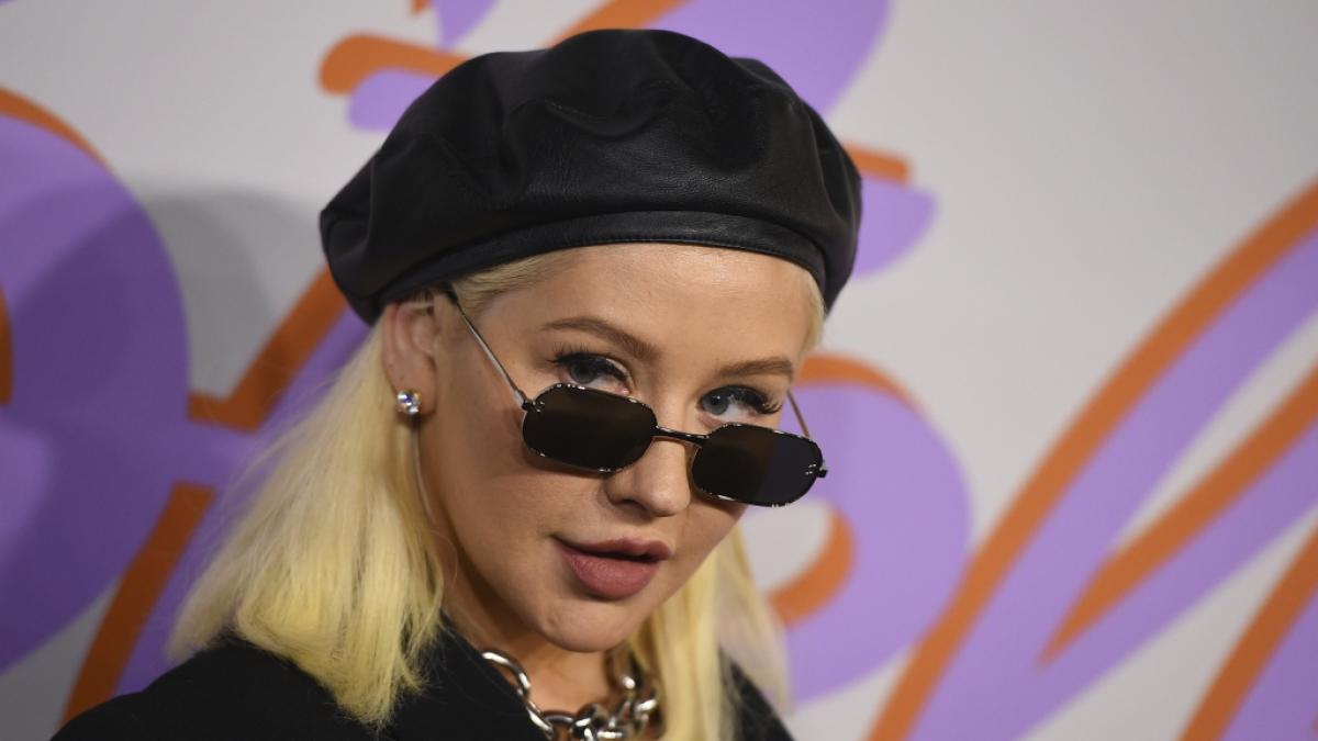Auf dem Cover der mexikanischen "Elle" lie&szlig; Christina Aguilera tief blicken. (Foto)