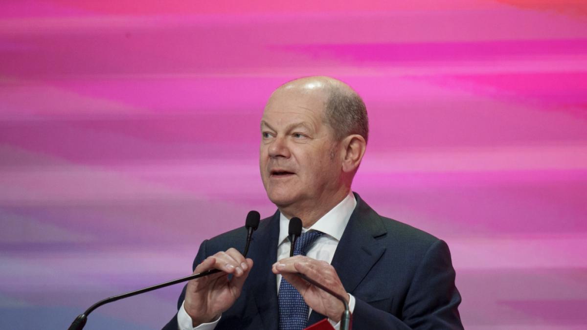 Olaf Scholz sprach sich beim Treffen europ&auml;ischer Sozialdemokraten f&uuml;r eine "wirksame Abschreckung" gegen Wladimir Putin aus. (Foto)