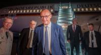 Bundeskanzler Friedrich Merz gut gelaunt bei seiner Ankunft in Washington. 