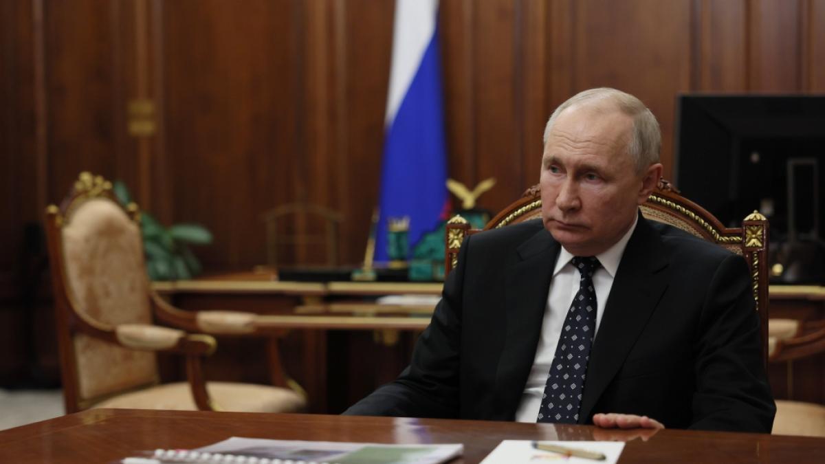 Ein sogenannter "Selbstmordpanzer" von Wladimir Putin wurde im Ukraine-Krieg abgeschossen. (Foto)