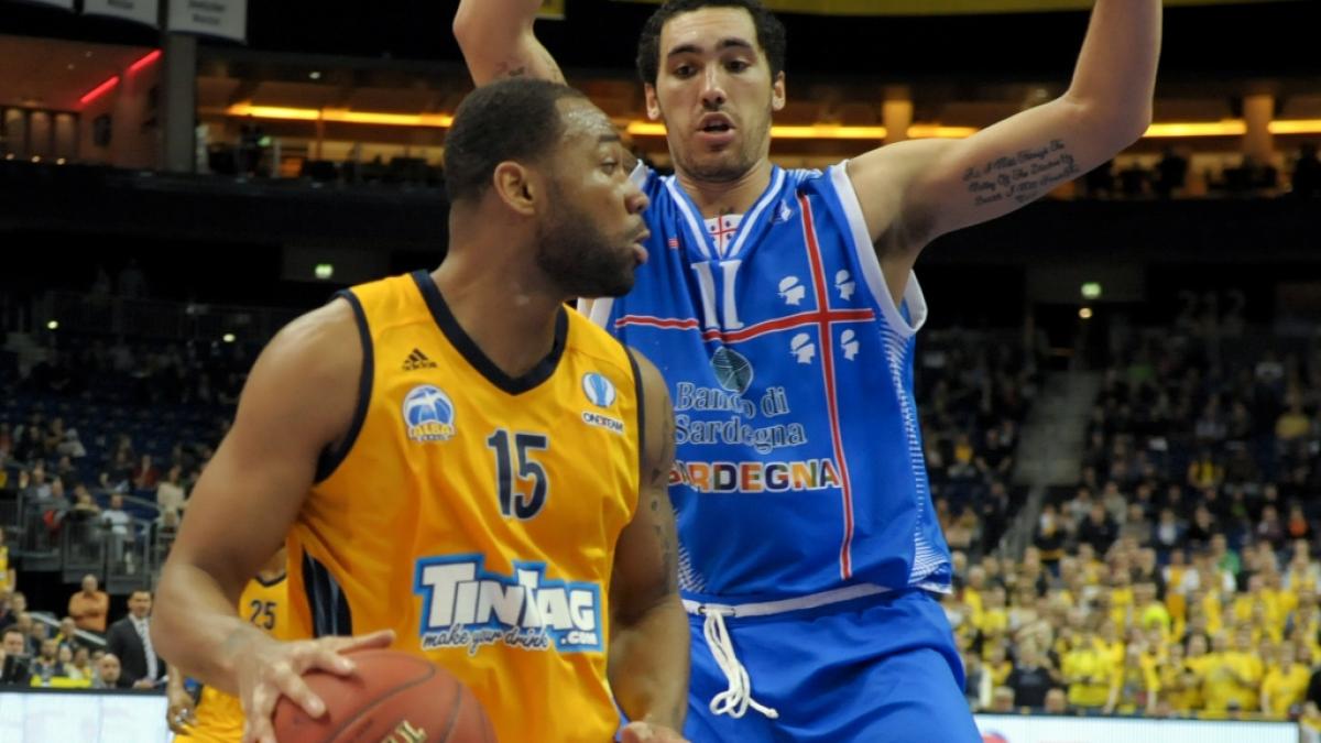 Trauer um Drew Gordon: Der fr&uuml;here NBA-Profi, hier im blauen Trikot, ist mit nur 33 Jahren bei einem Auto-Unfall ums Leben gekommen. (Foto)