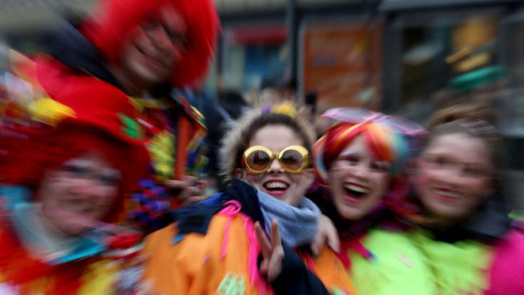 Am Rosenmontag feiern Karnevalisten nirgends so ausgelassen wie in den Karnevalshochburgen Köln, Düsseldorf und Mainz.