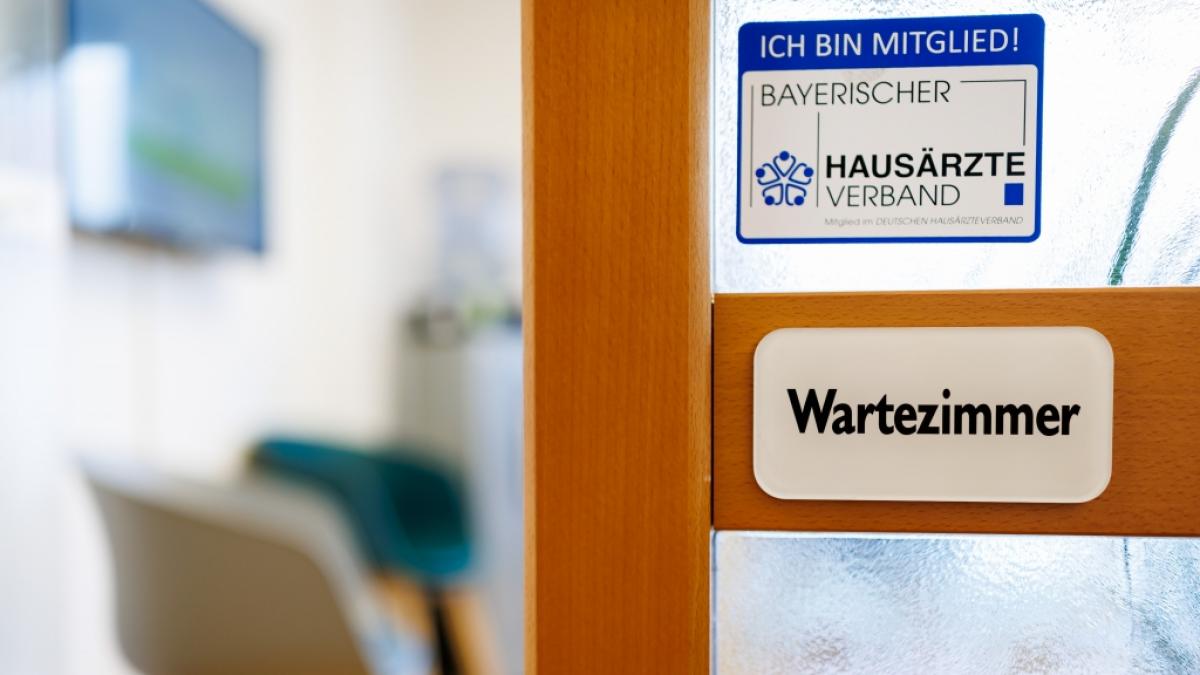 Der neue Vorschlag der schwarz-roten Regierung sieht vor, den Besuch beim Hausarzt vorm Facharzt zur Pflicht zu machen. (Foto)