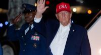 Donald Trumps Gesundheitszustand ist Gegenstand nicht abreißen wollender Spekulationen - nun explodieren die Gerüchte, nachdem der 80-Jährige mit Beinschienen unter der Kleidung gesichtet wurde.