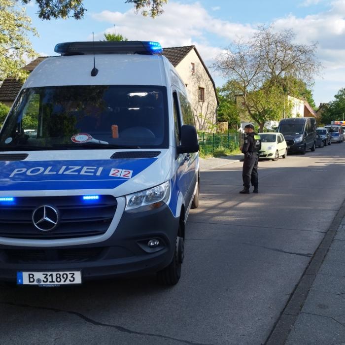 Mann auf offener Straße erschossen - Mordkommission ermittelt