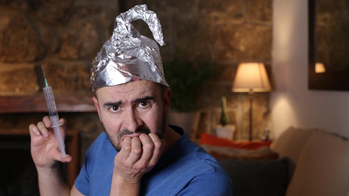Im Netz kursieren die absurdesten Theorien zur Corona-Impfung. (Foto)