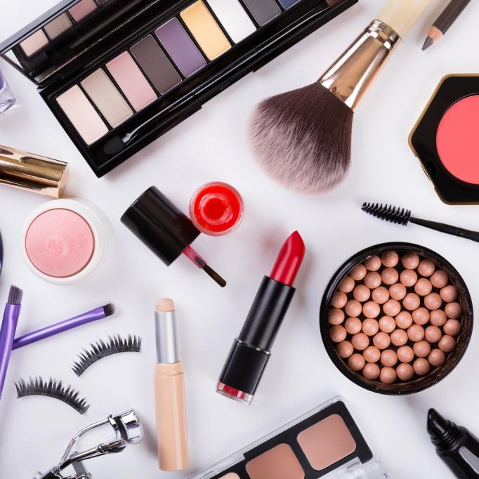 DIESES Make-up ist mit Asbest verseucht