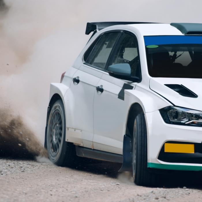 Rallye-Auto erschlägt zwei Teenager