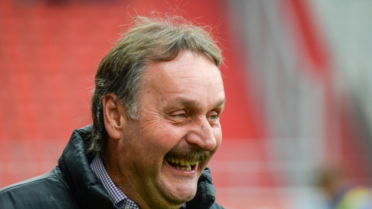 Hatte gut Lachen - trotz Falschparkens: Peter Neururer.