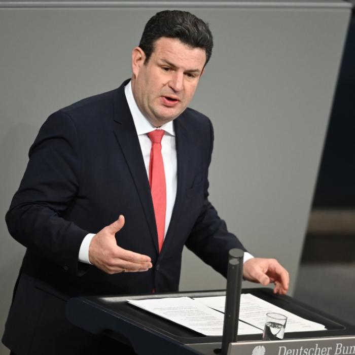 Heil verspricht: Rentenbeiträge sollen erst nach 2025 leicht ansteigen