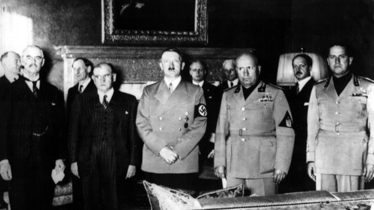 Hat Hitler wirklich Selbstmord in Berlin begangen oder ist er nach S&uuml;damerika geflohen? (Foto)