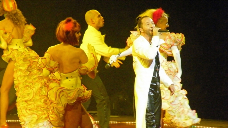 DJ Bobo heizt den Zuschauern in Leipzig ein
