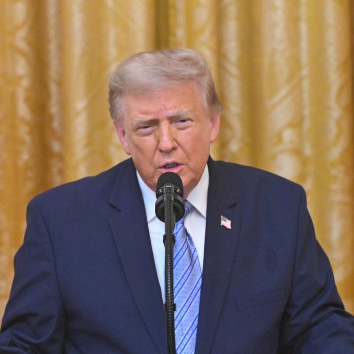 Er ätzt sogar gegen sich selbst - US-Präsident wegen Ansprache zerrissen