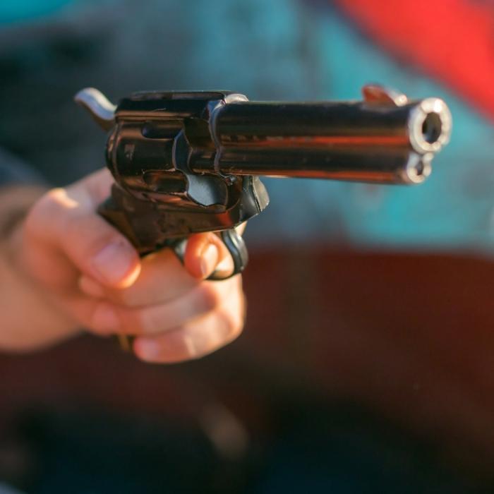 Schüler stirbt nach Schüssen - Täter auf der Flucht