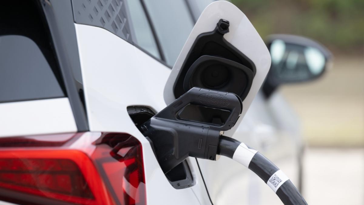 Das Laden von E-Autos ist teurer geworden (Symbolfoto). (Foto)
