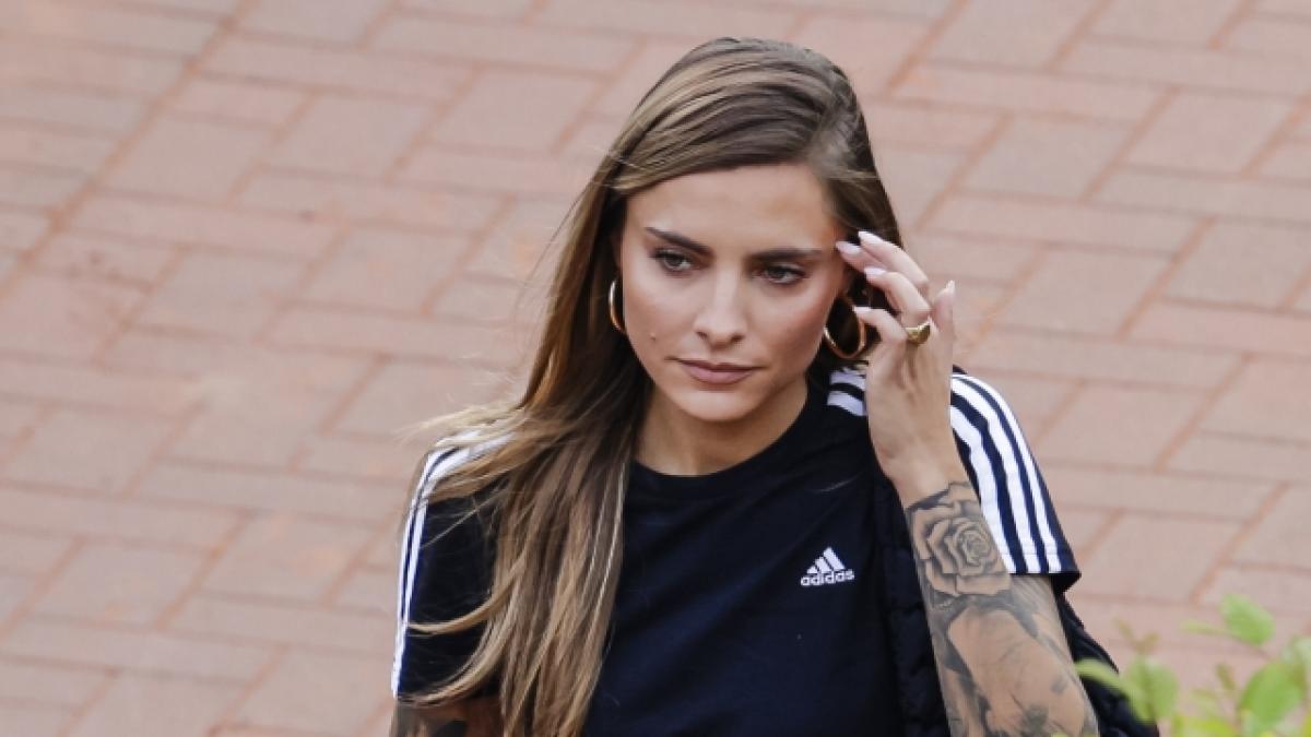 Sophia Thomalla zeigt bei der RTL-Show "Splash!" ihre langen Beine. (Foto)